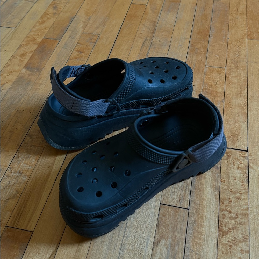 CROCS Classic Black Clog Sandals with Adjustable Strap - Picture 4 of 4